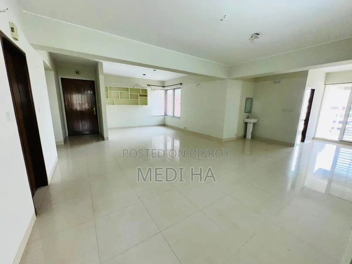 A Brand Category Used 2725 Sft Flat for Sell