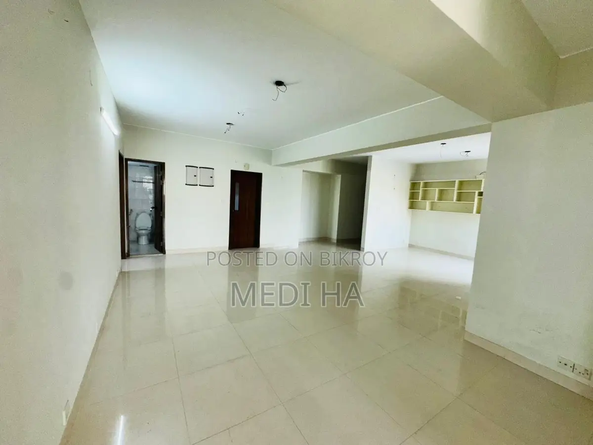 A Brand Category Used 2725 Sft Flat for Sell