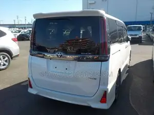 Toyota Noah Non Hybrid WXB Pearl 2021