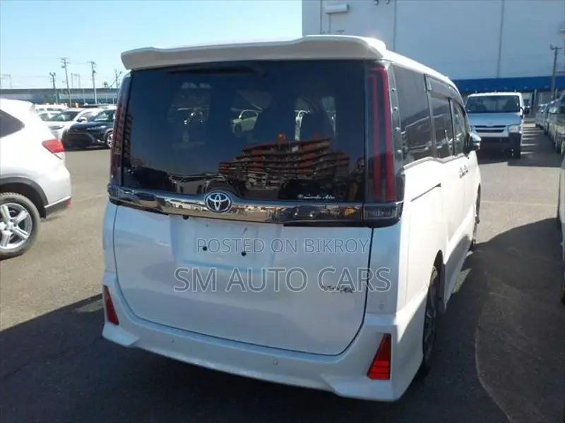 Toyota Noah Non Hybrid WXB Pearl 2021