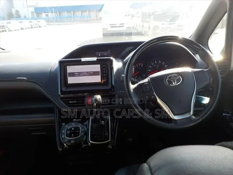 Toyota Noah Non Hybrid WXB Pearl 2021