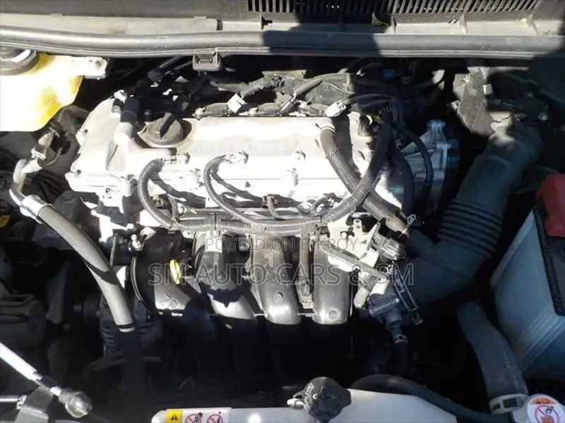 Toyota Noah Non Hybrid WXB Pearl 2021