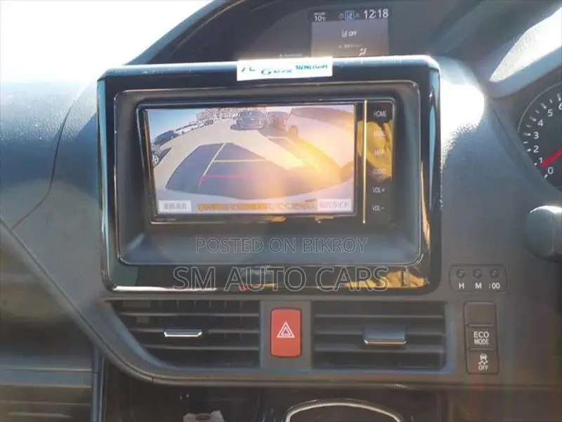Toyota Noah Non Hybrid WXB Pearl 2021