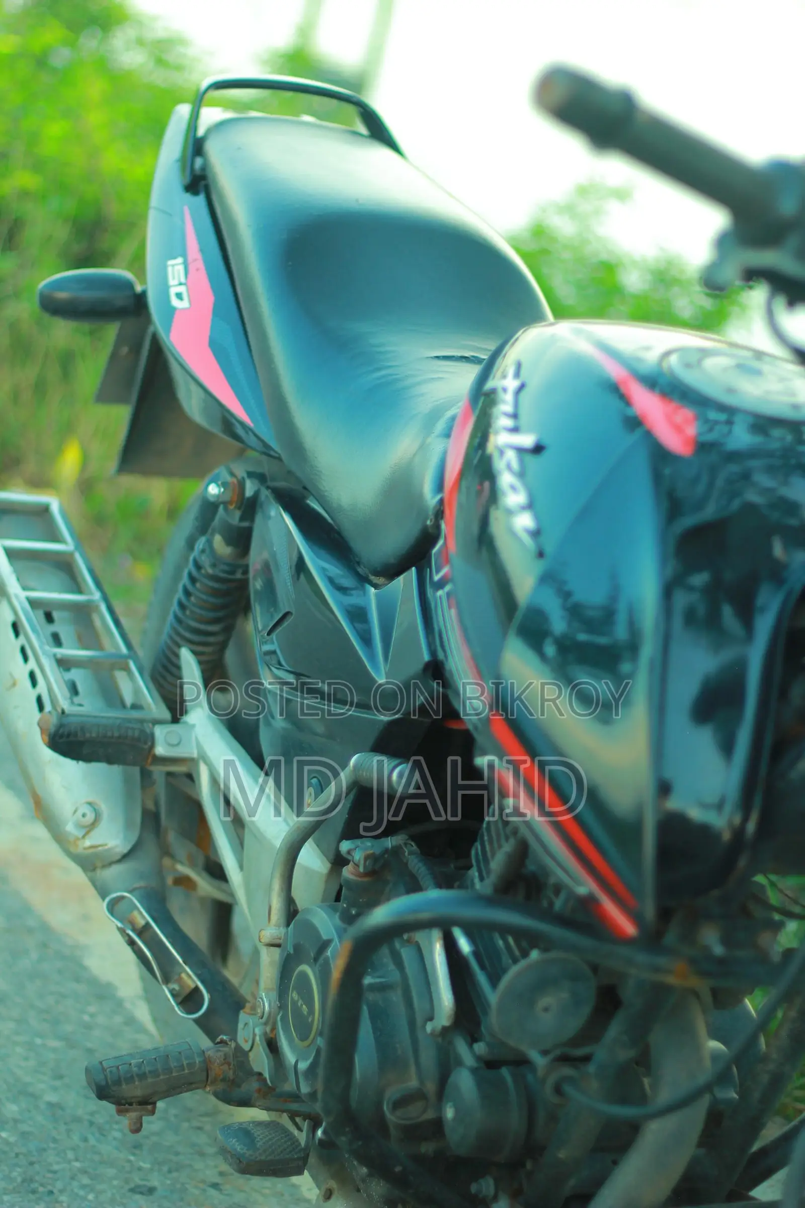 Bajaj Pulsar 150 . 2011