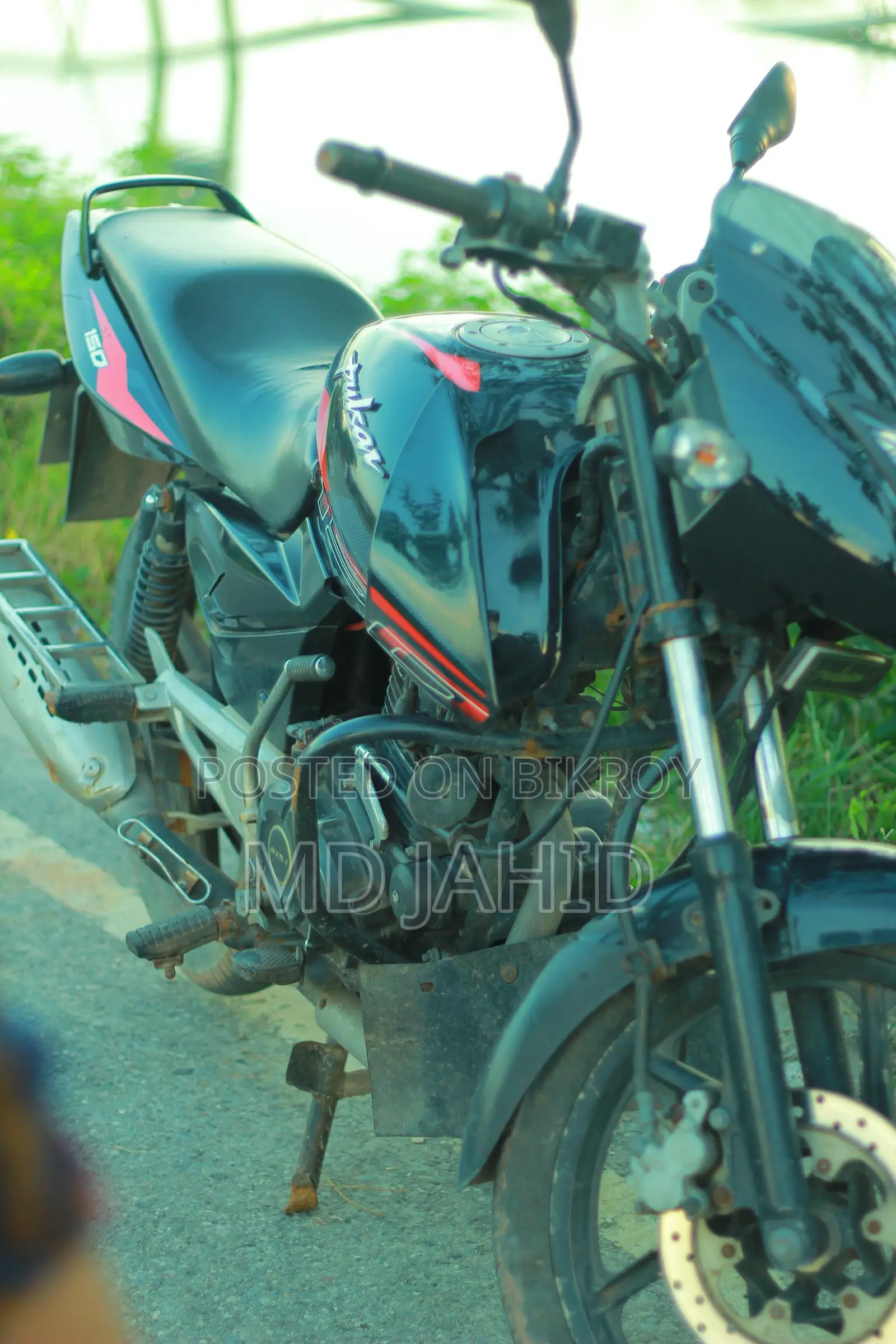 Bajaj Pulsar 150 . 2011