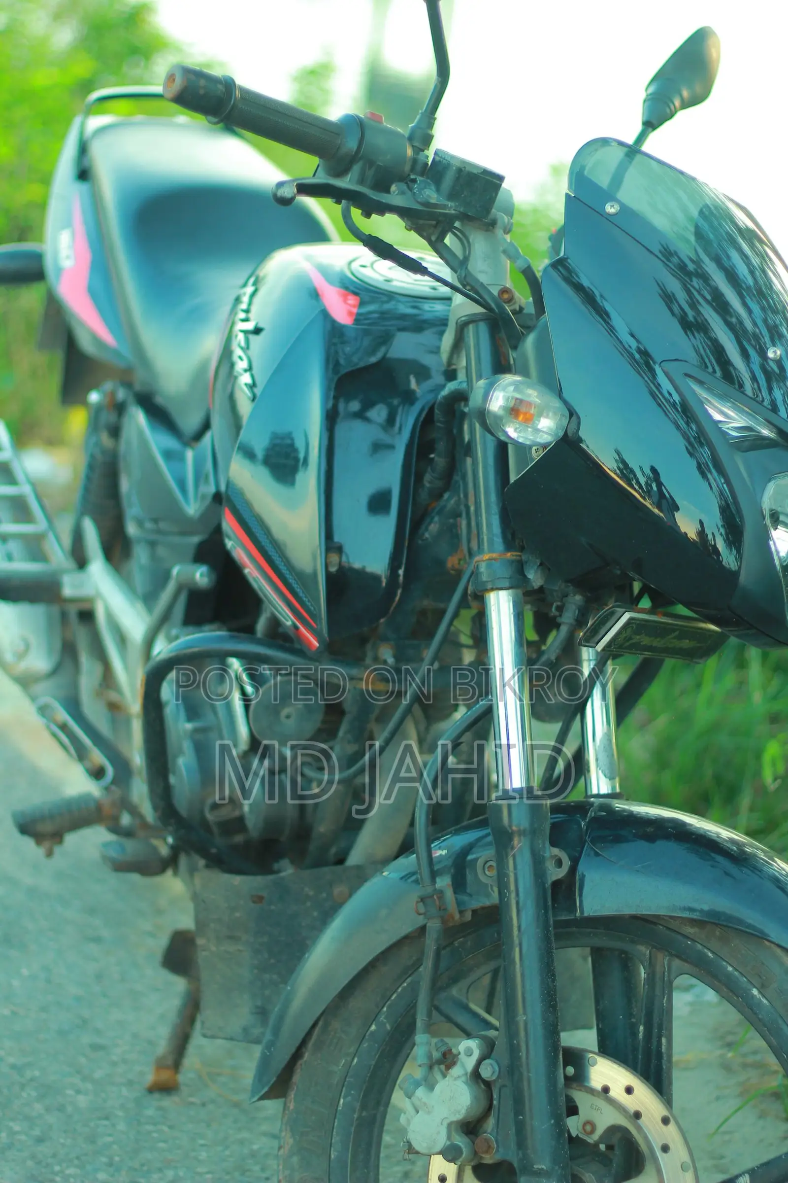 Bajaj Pulsar 150 . 2011