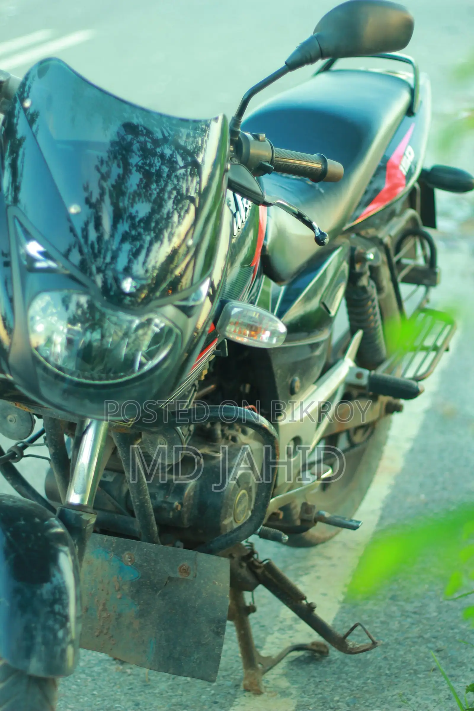 Bajaj Pulsar 150 . 2011