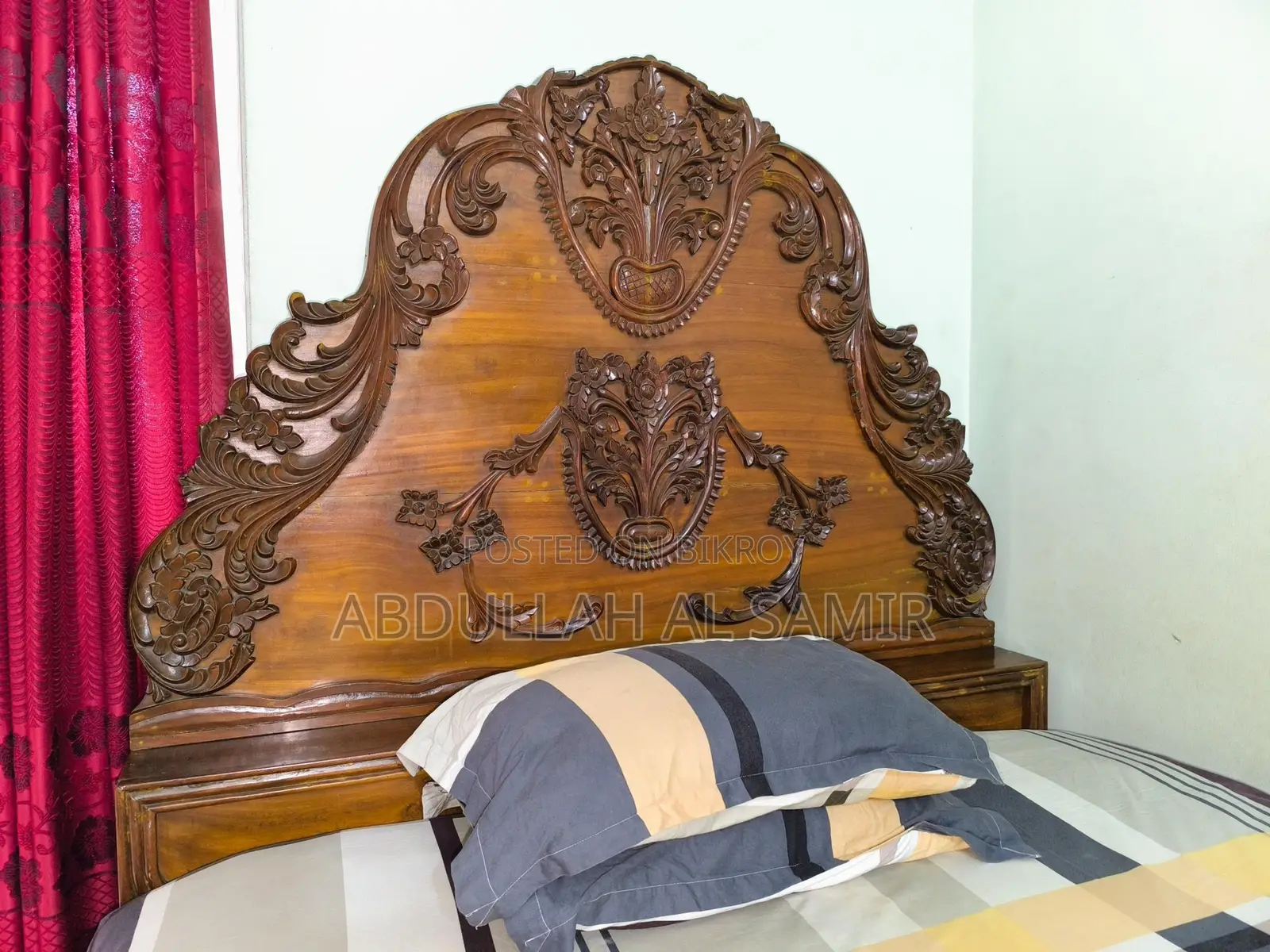 ব্যবহৃত খাট সাথে তোষক ও জাজিম (5×7.5 ফিট)
