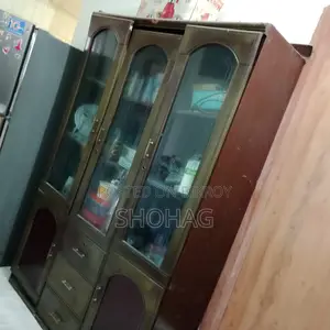 ১টি শোকেস বিক্রি হবে