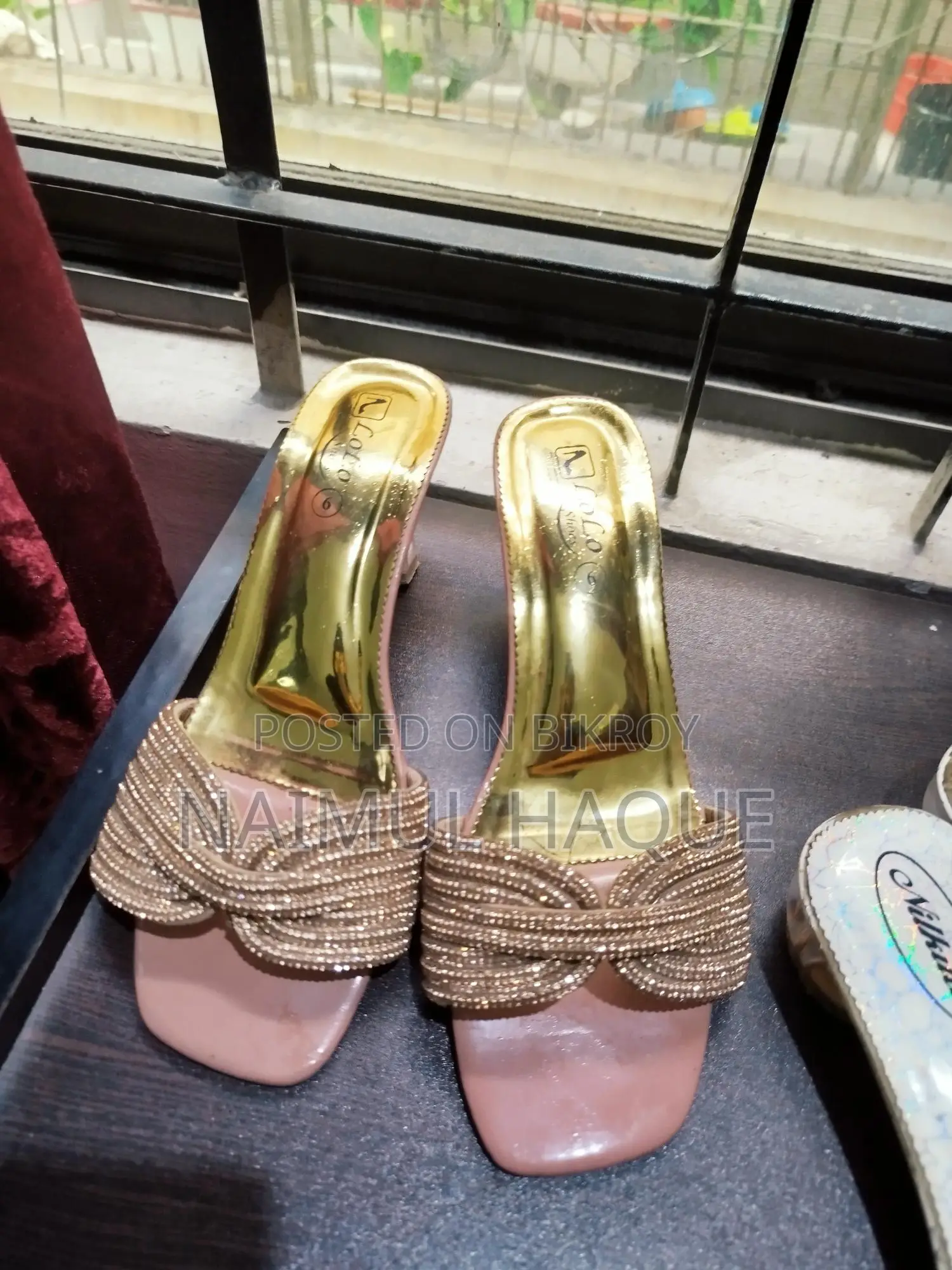 Elegant And Versatile; Perfect For Weddings, Parties, Or Festive Wear.