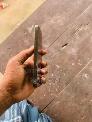 Apple iPhone 13 (Used)