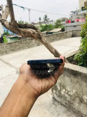 Apple iPhone 12 (Used)
