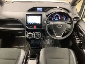 Toyota Noah WXB HYBRID 2021