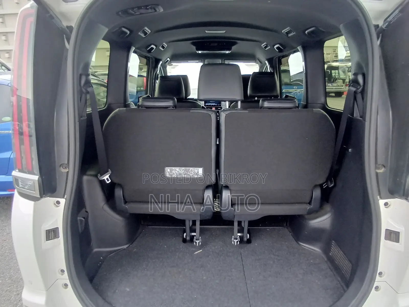 Toyota Noah WXB HYBRID 2021