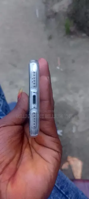 Apple iPhone 7 . (Used)