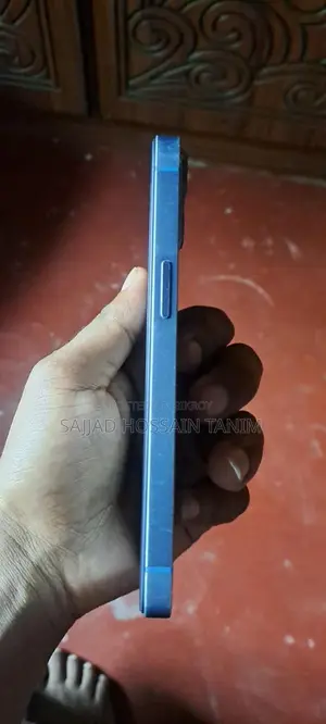 Apple iPhone 13 (Used)