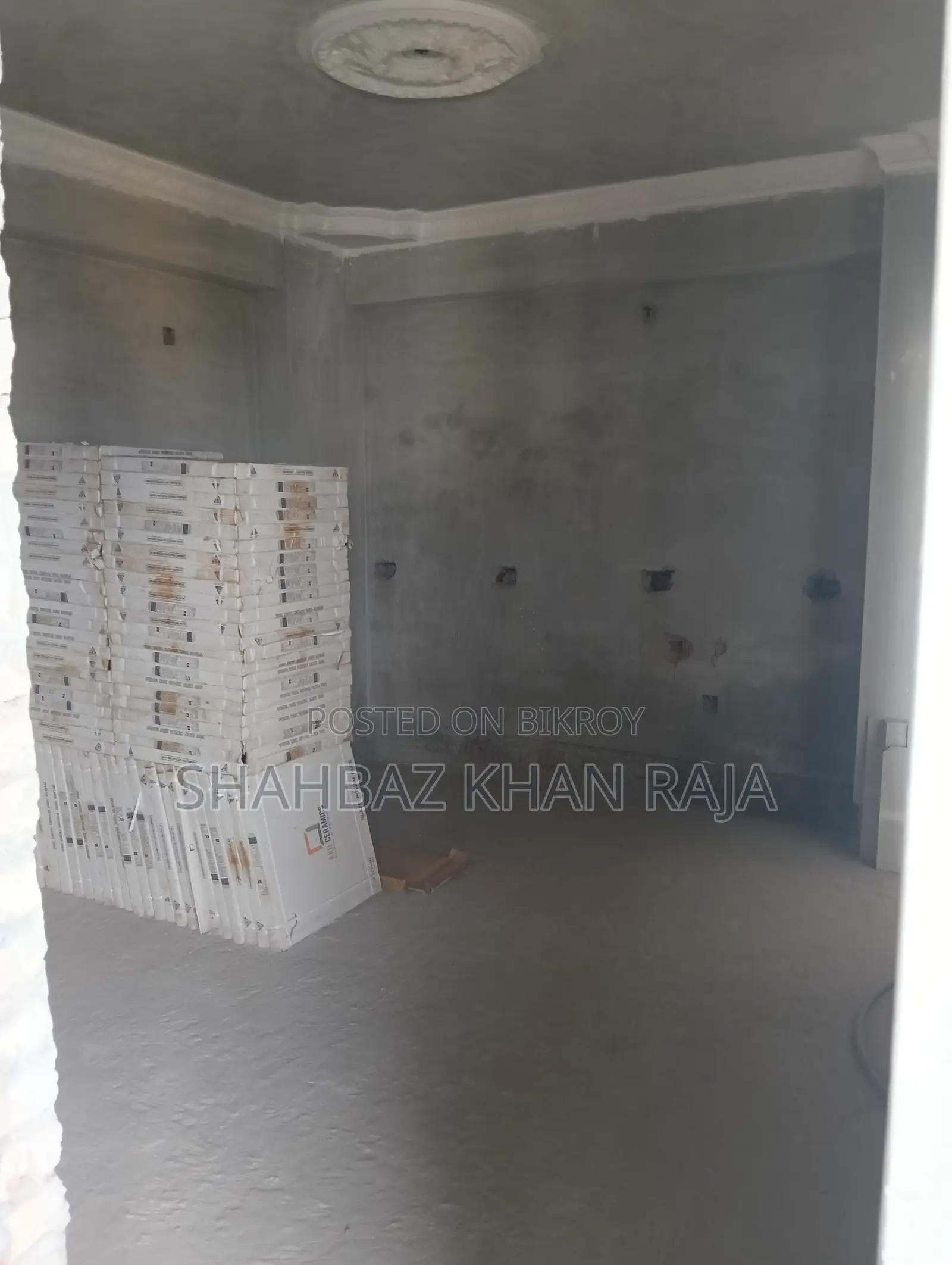3-Bed Ready Flat for Sale in a Pleasant Environment