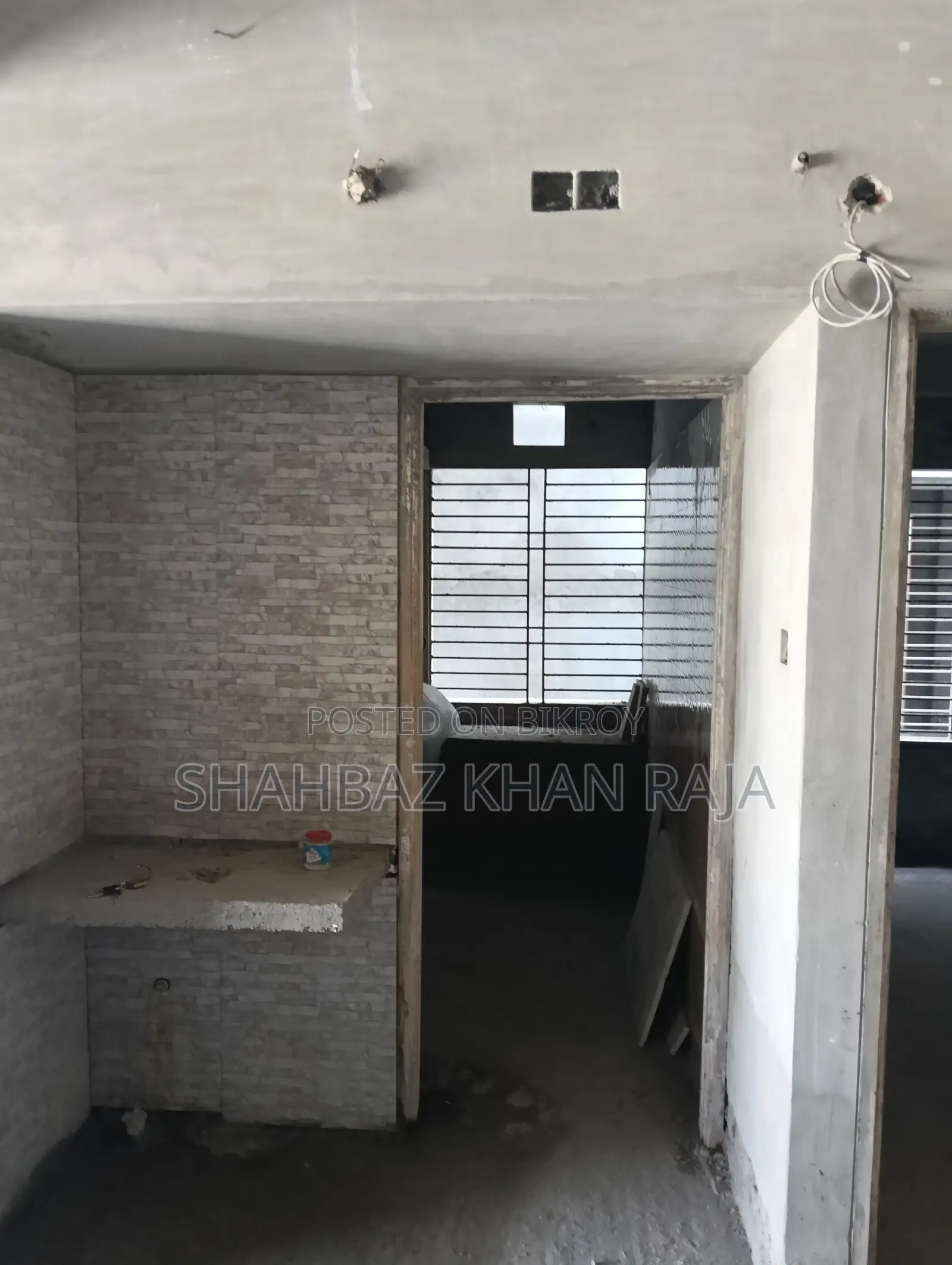 3-Bed Ready Flat for Sale in a Pleasant Environment