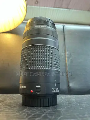 📸 Canon Zoom Lens EF 75-300mm for Sale