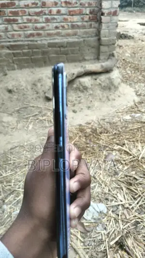 Vivo V21e (Used)