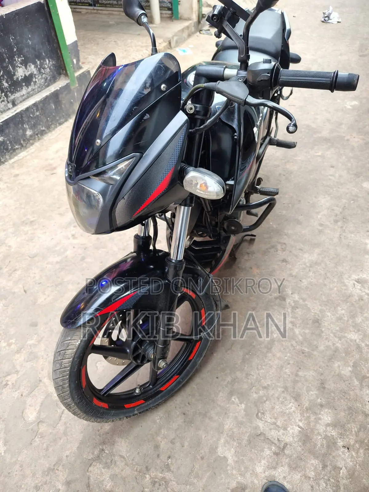 Bajaj Pulsar 150 . 2020