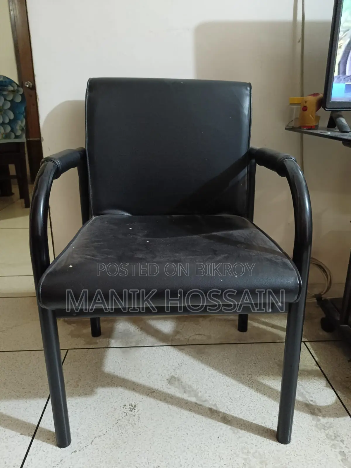 Chelsea - Otobi Visitor Chair P006