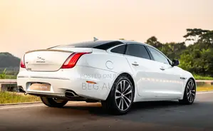 Jaguar XJ -L 2014