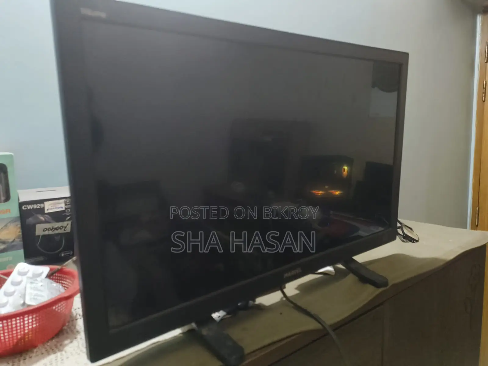 Marcel 24" TV