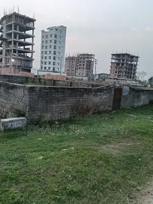 ৬০ ফুট রোড মেট্রো স্টেশন ৩ কাঠা সেক্টর-১৭/কে