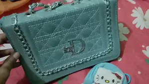 ব্যাগ বিক্রি হবে