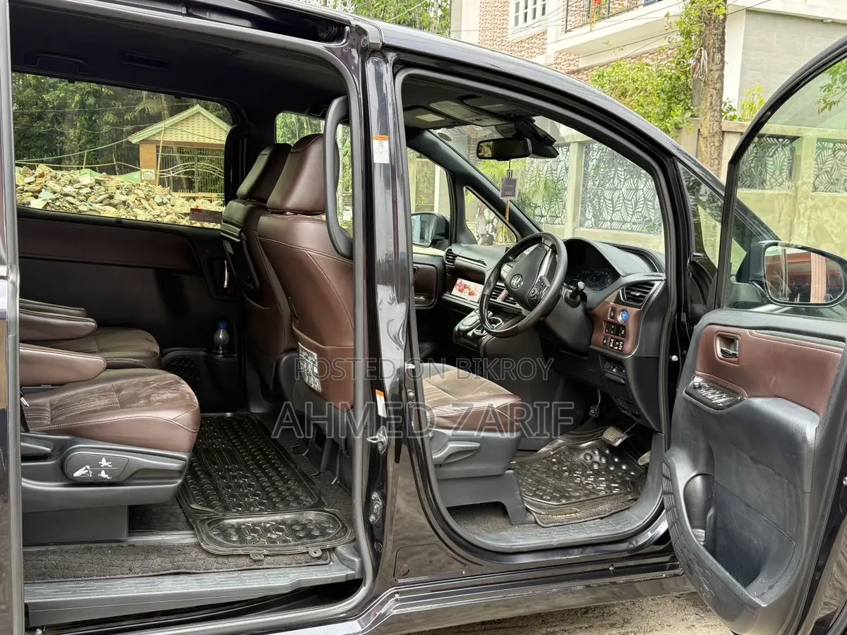 Toyota Esquire GI Premium 2017