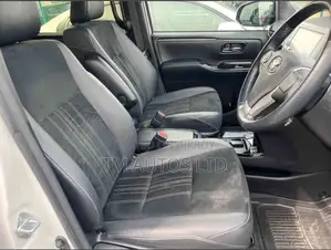 Toyota Esquire GI PREMIUM 3.5 PEARL 2020