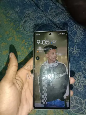 Google Pixel 7 . (Used)