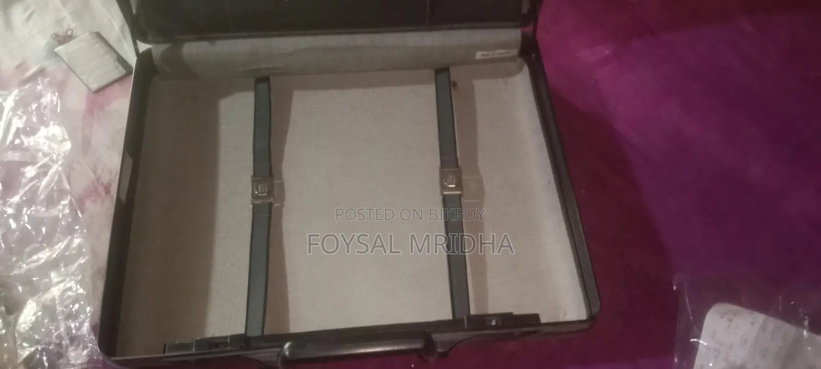 A High-Quality Foreign Briefcase
