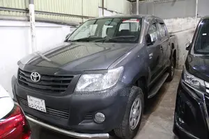 Toyota Hilux Pickup 4WD 2011