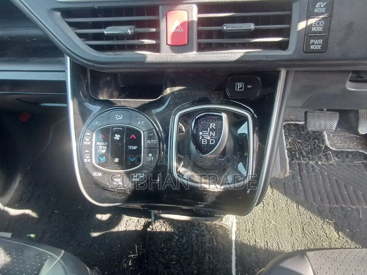 Toyota Voxy ZS KIRAMEKI 3 2020