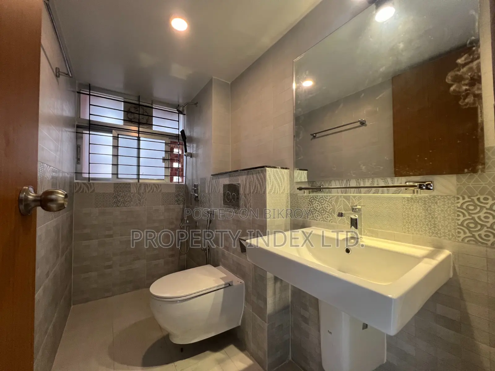 2133 Sqft North & East Corner Apartment for Sale in Sector 4