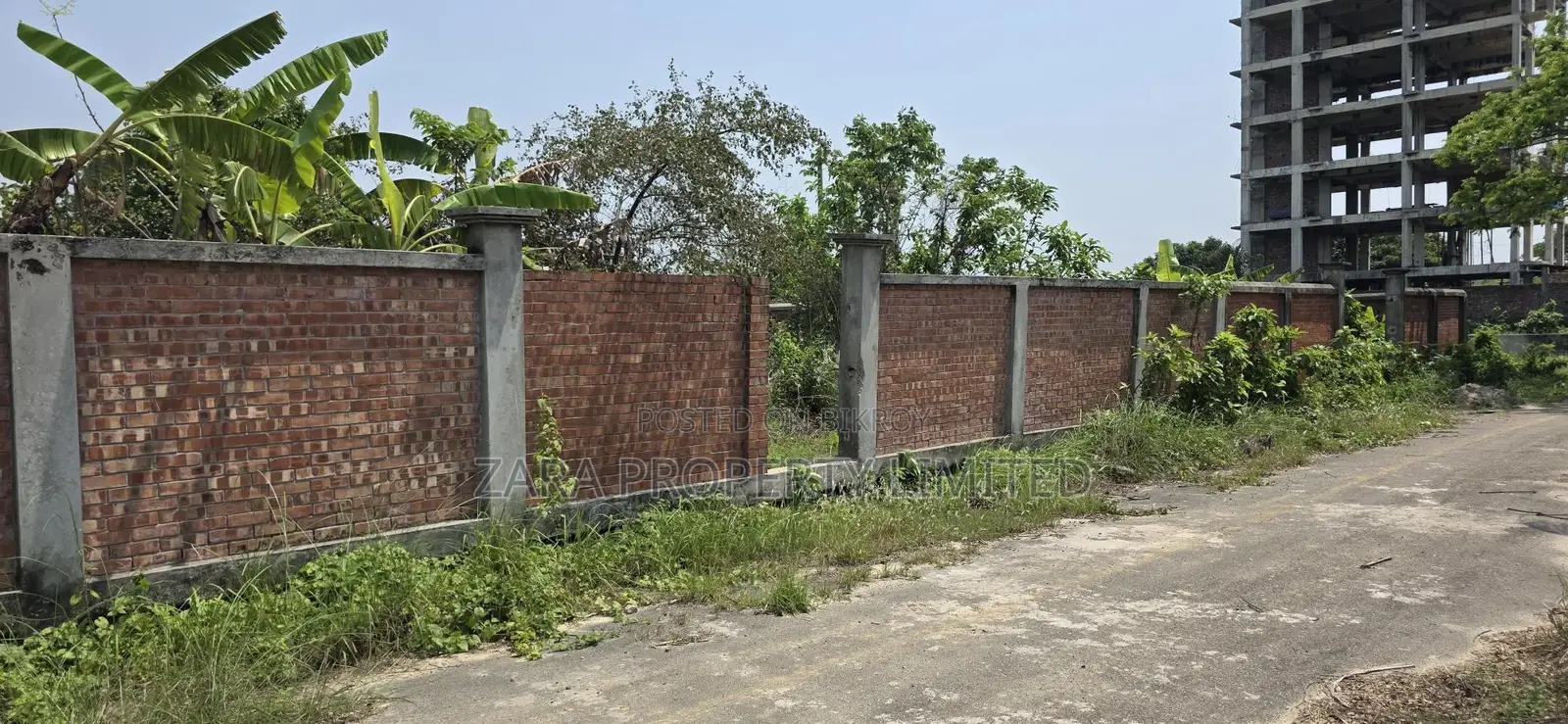 South-facing 5 Katha plot in Sector 18 for urgent sale.
