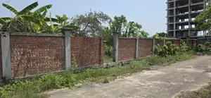 South-facing 5 Katha plot in Sector 18 for urgent sale.