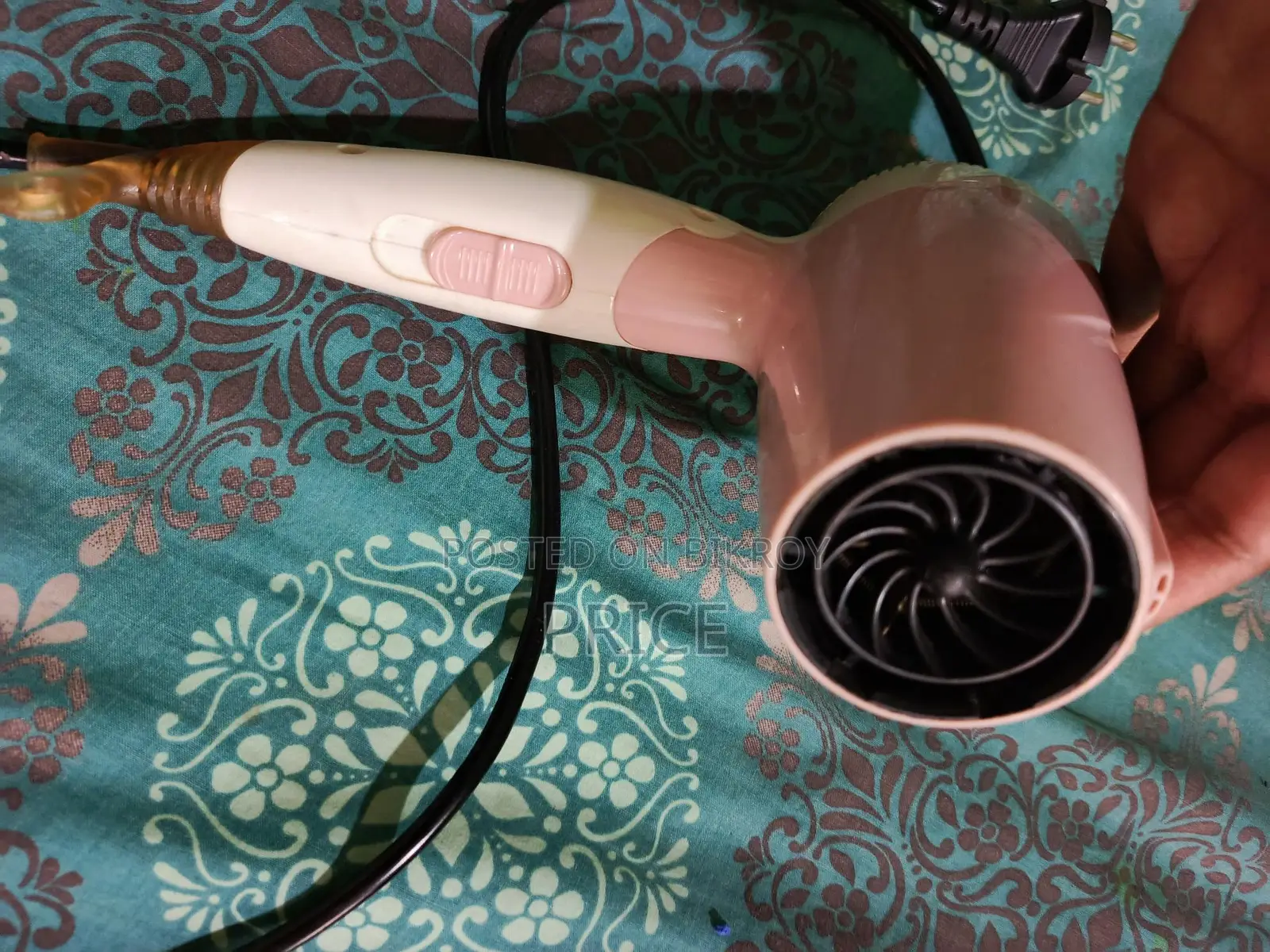 হেয়ার ড্রায়ার বিক্রি হবে