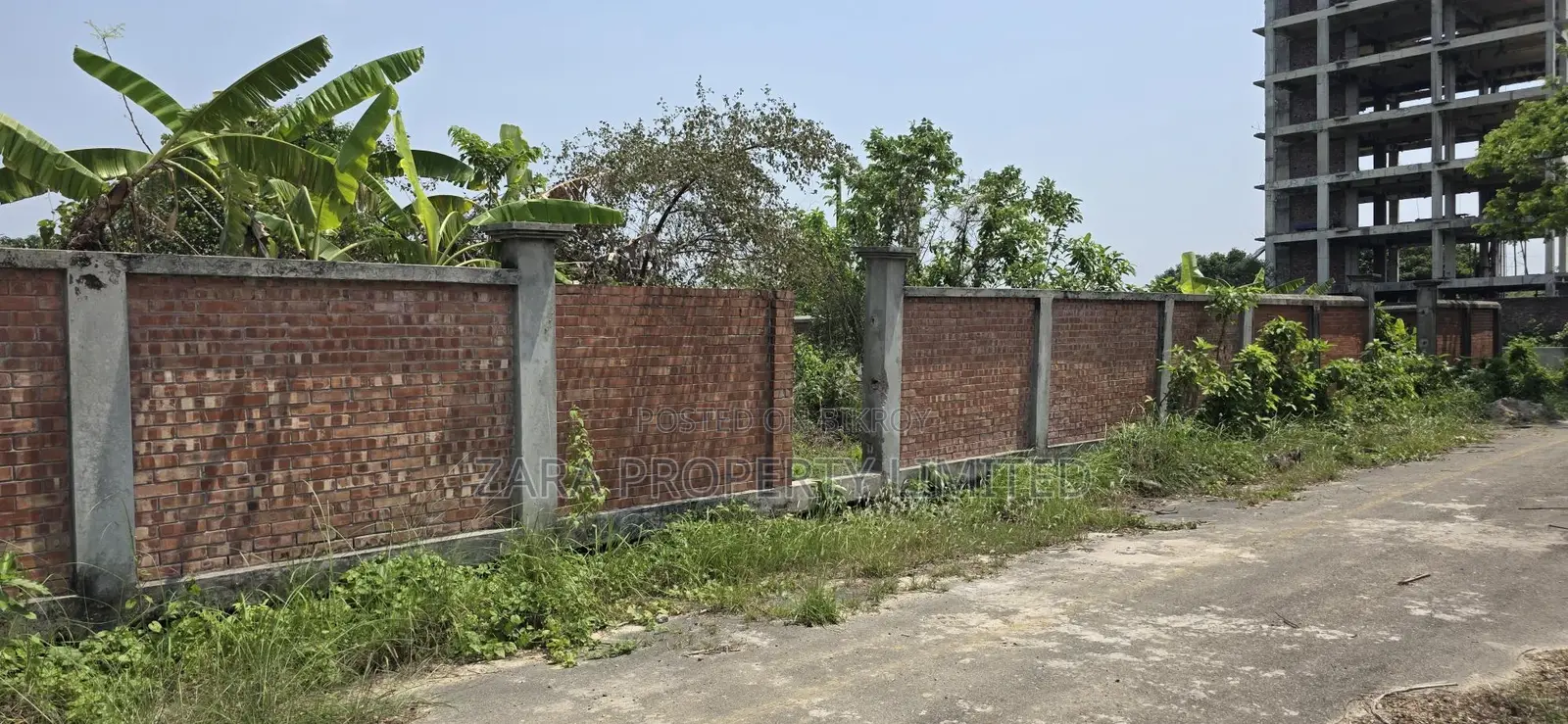 South-facing 5 Katha plot in Sector 18 for urgent sale.