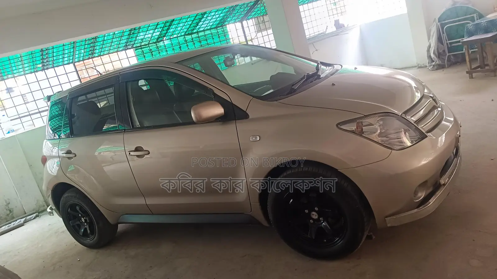 Toyota ist Golden 2004