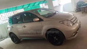 Toyota ist Golden 2004