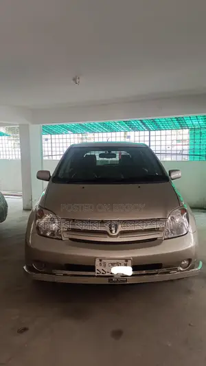 Toyota ist Golden 2004