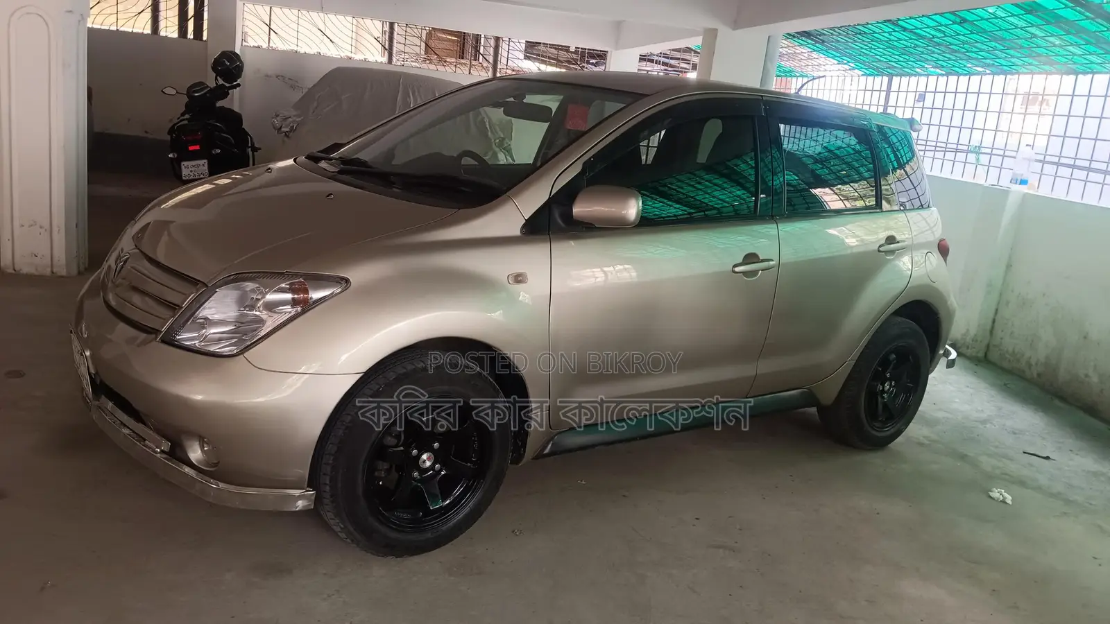 Toyota ist Golden 2004