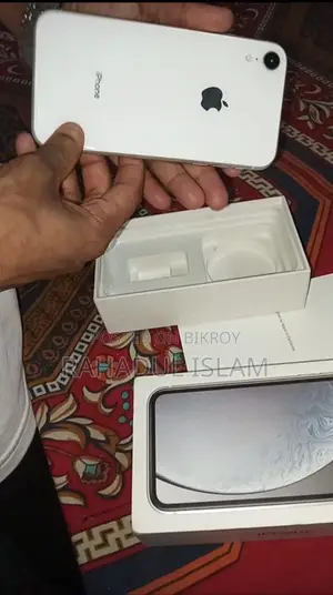 Apple iPhone XR (Used)