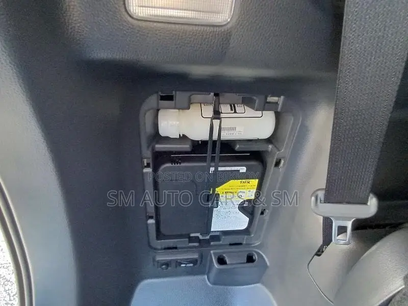 টয়োটা নোয়া হাইব্রিড এসজেড পার্ল নতুন ২০২৩