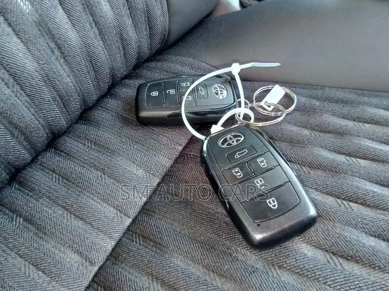 Toyota Noah Hybrid SZ Pearl New 2023