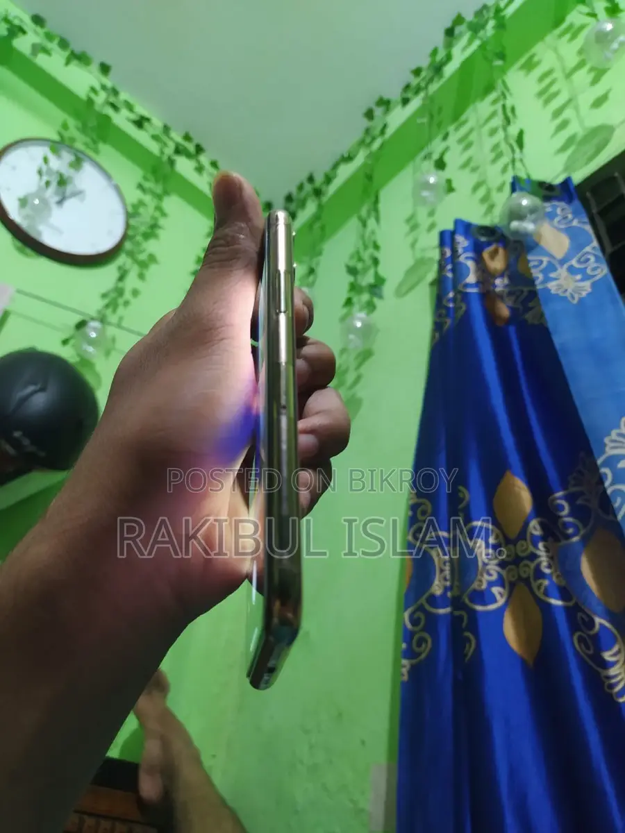 Apple iPhone 11 Pro (Used)