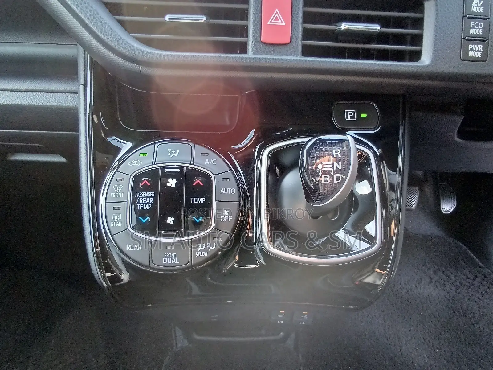 Toyota Noah Hybrid SIWXB Pearl 2021